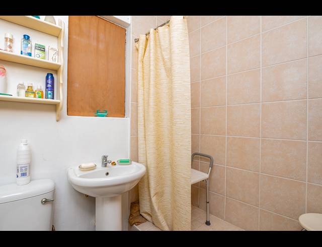 1 BEDROOM HOUSE TO LET IN CAVERSHAM GLEN